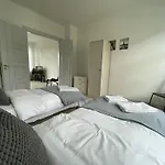 Big With 2 Bedrooms In Apartament